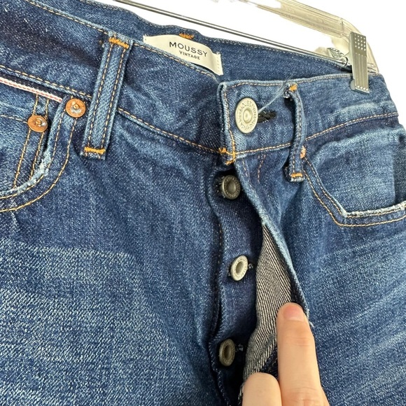 NWT MOUSSY Medium Wash Straight Leg Denim Jeans Whiskering Button Fly Size 26 - Picture 5 of 15